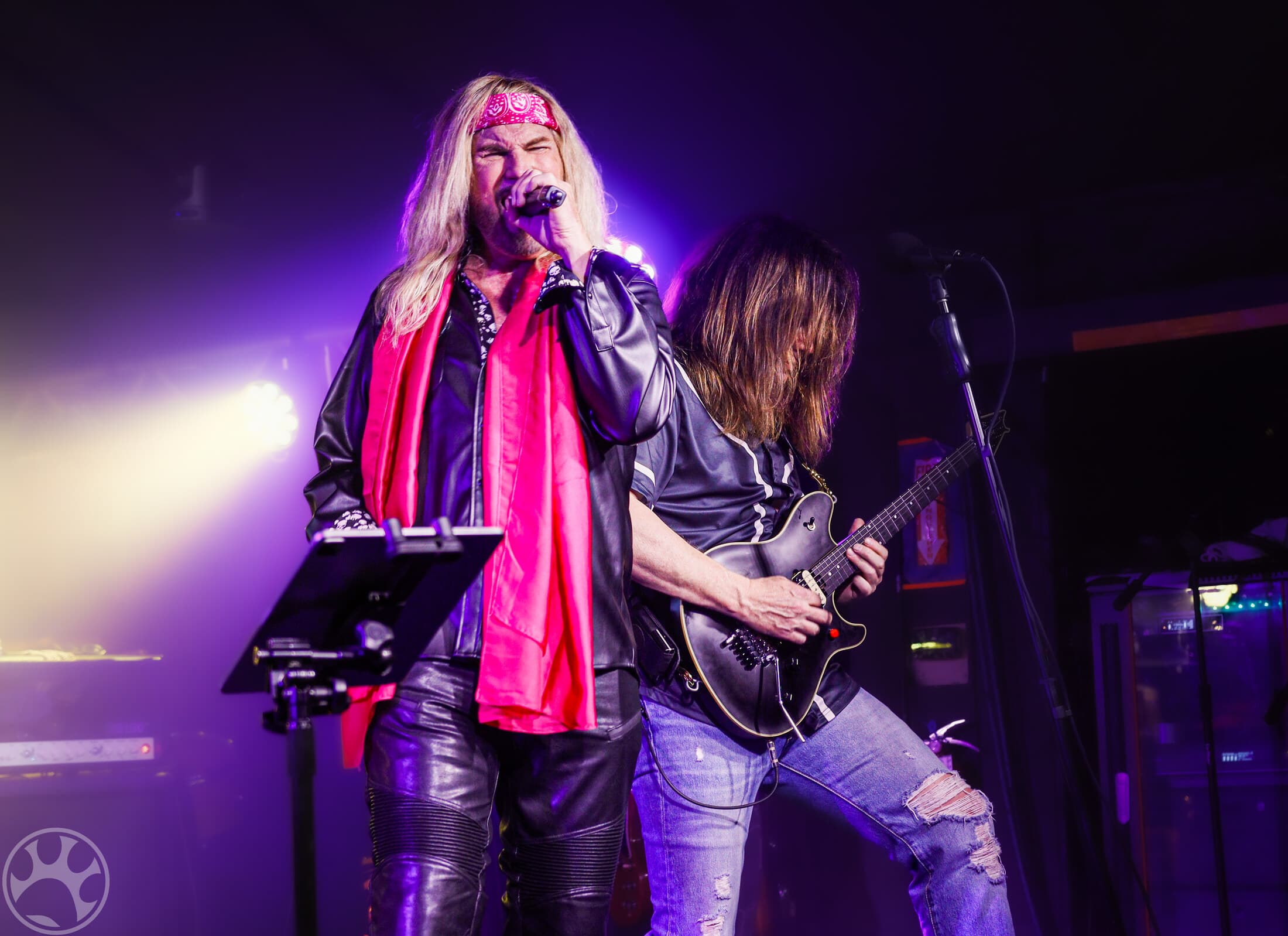 Gary Burnley and Mark Miner performing together during a Best of Both Worlds live show.